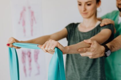 Schmerzfrei durch den Alltag: Wie ein Orthopäde in München Ihnen helfen kann 7 pexels karolina grabowska 4506160