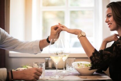 Romantisches Date zu Hause: Tipps für Gemütlichkeit