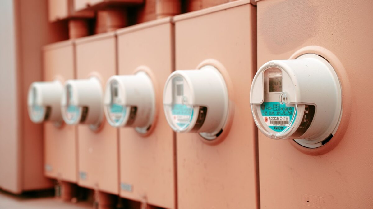 Stromzähler im Hausflur eines österreichischen Wohnhauses